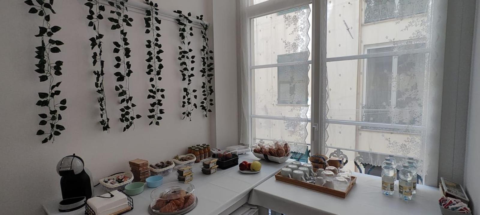 Le Quattro Stagioni Bed and Breakfast Genua Buitenkant foto